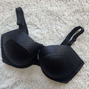 VICTORIA'S SECRET VERY SEXY PUSH-UP BRA IN SIZE 38DD NWT QUILTED DESIGN